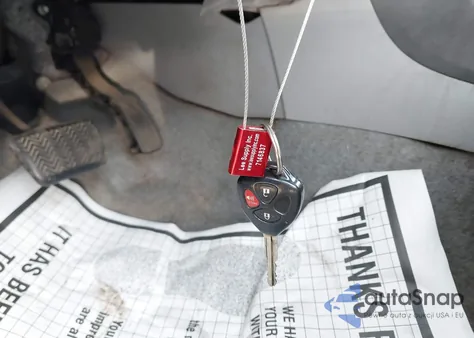 2011 Toyota Rav4 z USA, uszkodzony, nr VIN 2T3JF4DV5BW098277